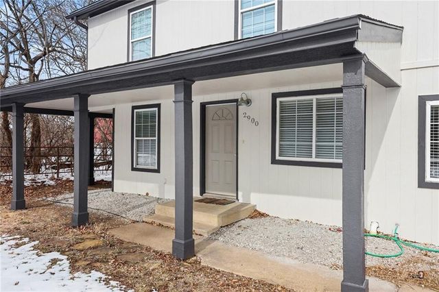 2900 E RED BRIDGE Road, Kansas City, MO 64137