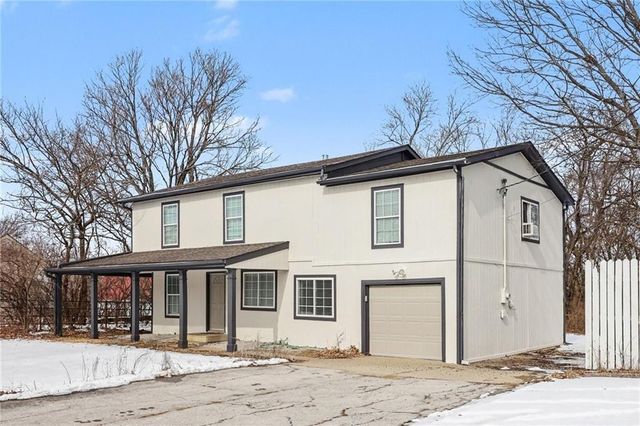 2900 E RED BRIDGE Road, Kansas City, MO 64137