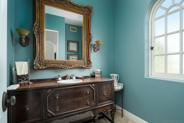 14858 Las Mananas, Rancho Santa Fe, CA 92067