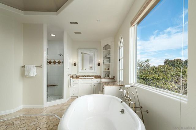 14858 Las Mananas, Rancho Santa Fe, CA 92067