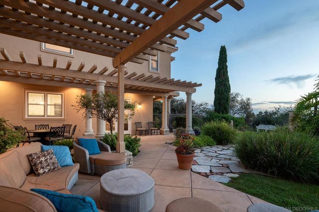 14858 Las Mananas, Rancho Santa Fe, CA 92067