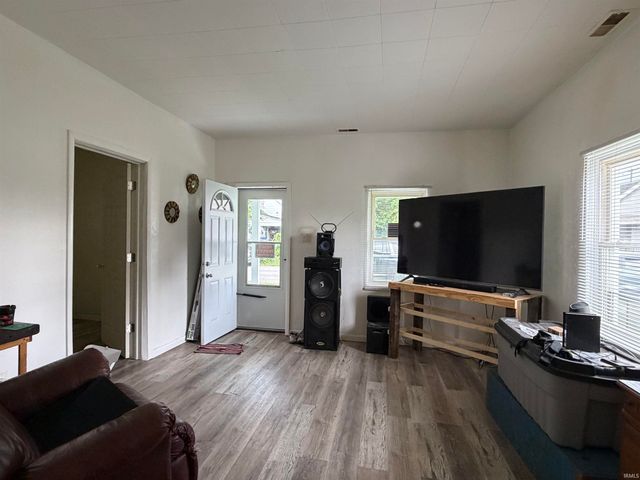 1613 W 1st Street, Marion, IN 46952