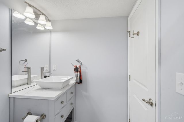 4001 Ivy Wood Drive, Batavia Twp, OH 45102