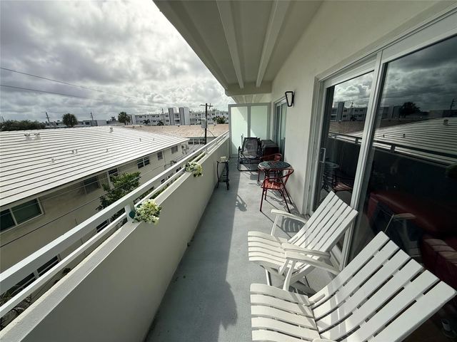 3212 NE 12th Street 303, Pompano Beach, FL 33062