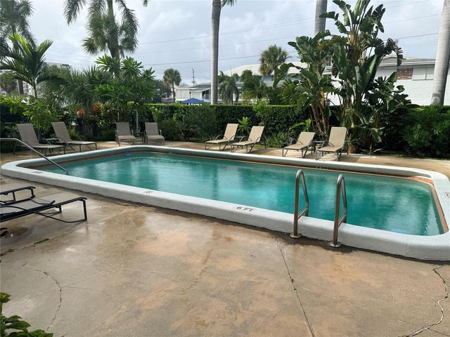 3212 NE 12th Street 303, Pompano Beach, FL 33062