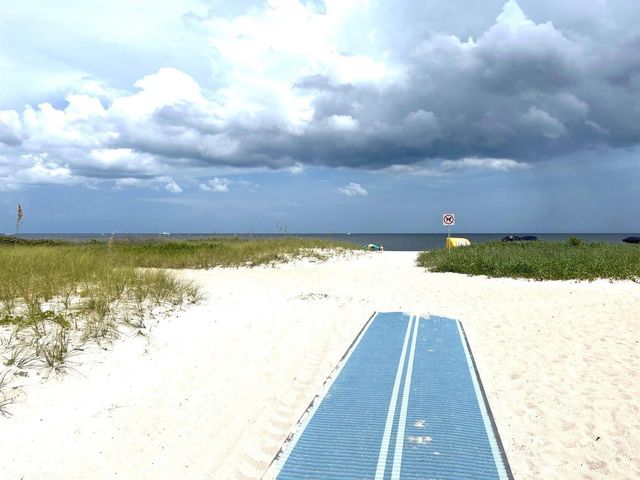 3212 NE 12th Street 303, Pompano Beach, FL 33062