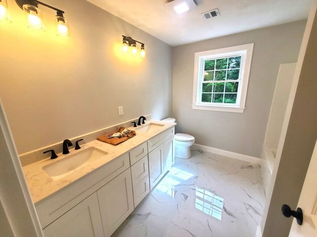 196 Arthur St, Brockton, MA 02302