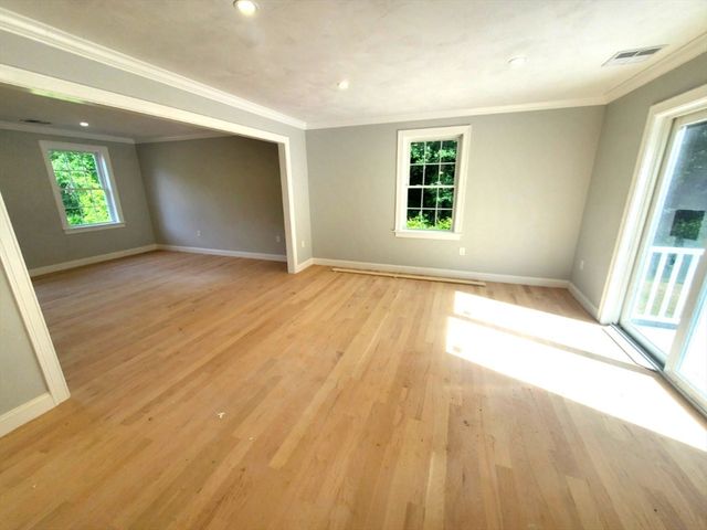 196 Arthur St, Brockton, MA 02302