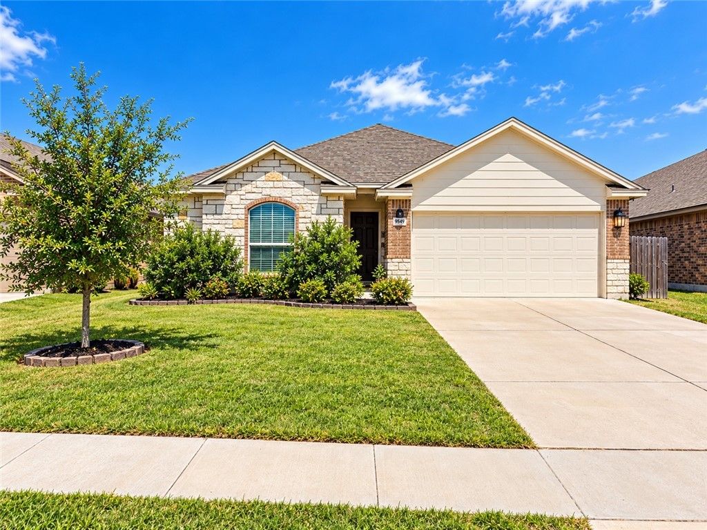 9542 English Oak Dr, Corpus Christi, TX 78410 — exterior