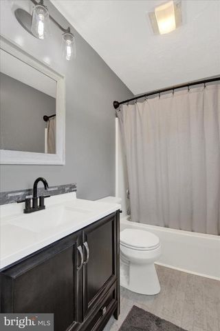 239 RACE HORSE RD, Hanover, PA 17331