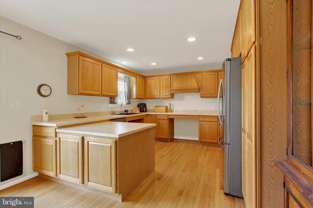 239 RACE HORSE RD, Hanover, PA 17331