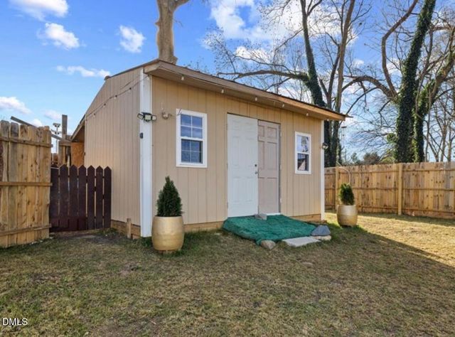 825 Graham Street, Burlington, NC 27217