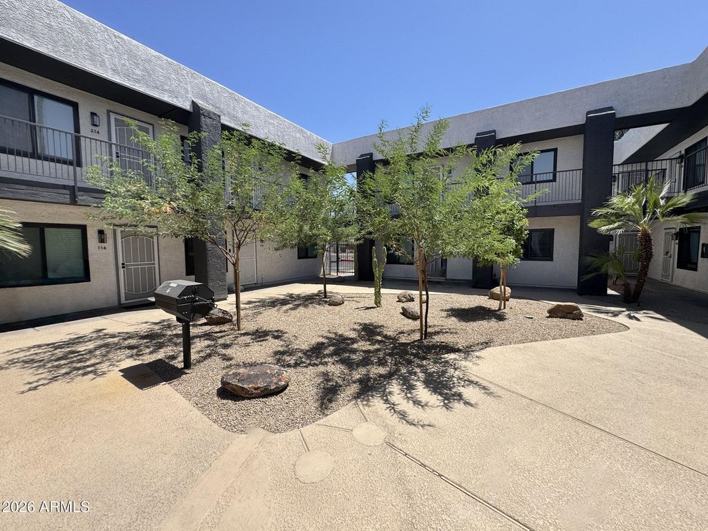 3738 E MCDOWELL Road 107, Phoenix, AZ 85008