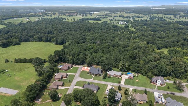 106 Finch Ln, Shelbyville, TN 37160
