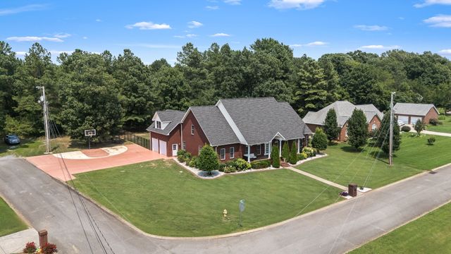 106 Finch Ln, Shelbyville, TN 37160