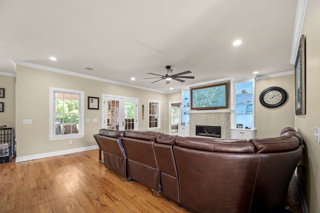 106 Finch Ln, Shelbyville, TN 37160