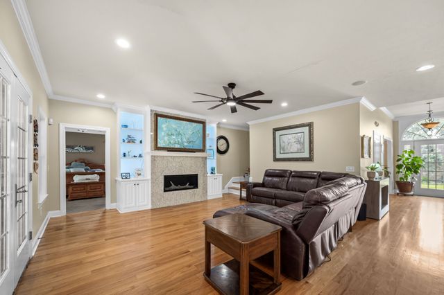 106 Finch Ln, Shelbyville, TN 37160