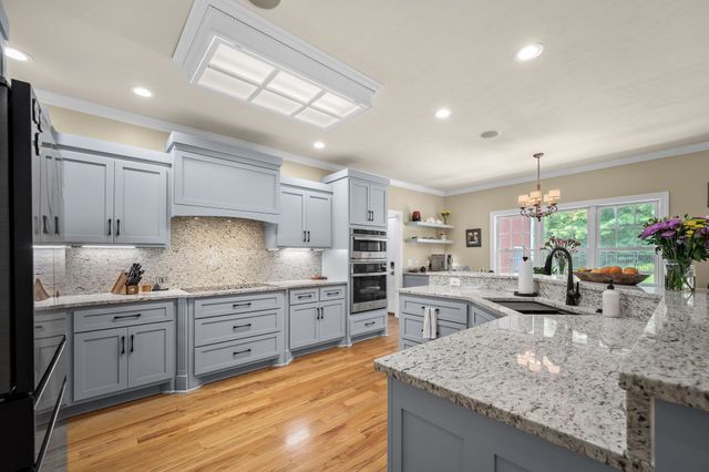 106 Finch Ln, Shelbyville, TN 37160