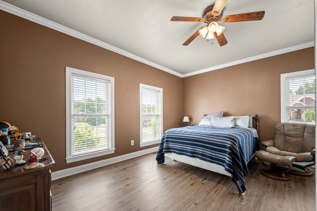 106 Finch Ln, Shelbyville, TN 37160