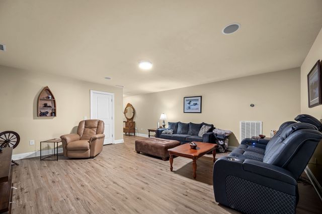 106 Finch Ln, Shelbyville, TN 37160
