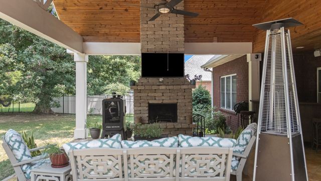 106 Finch Ln, Shelbyville, TN 37160