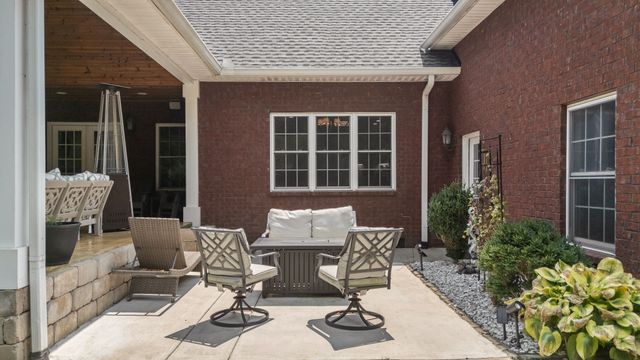 106 Finch Ln, Shelbyville, TN 37160