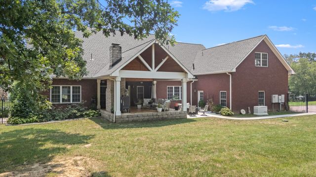 106 Finch Ln, Shelbyville, TN 37160