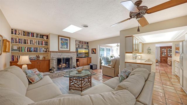 1672 SHORELAND DRIVE, Sarasota, FL 34239