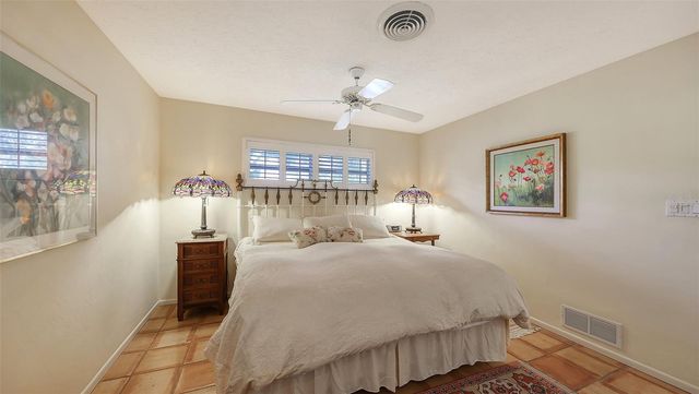 1672 SHORELAND DRIVE, Sarasota, FL 34239