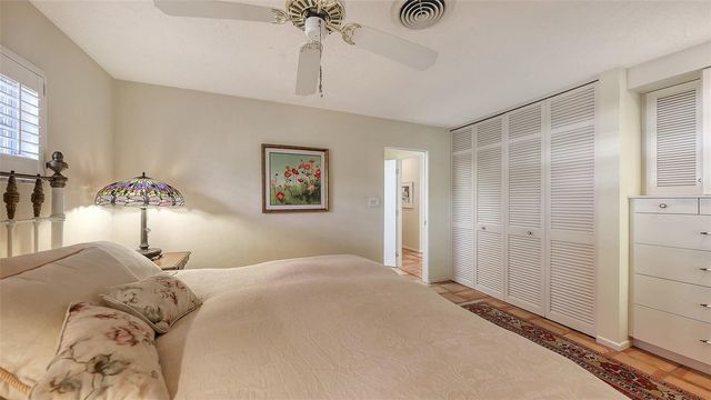 1672 SHORELAND DRIVE, Sarasota, FL 34239