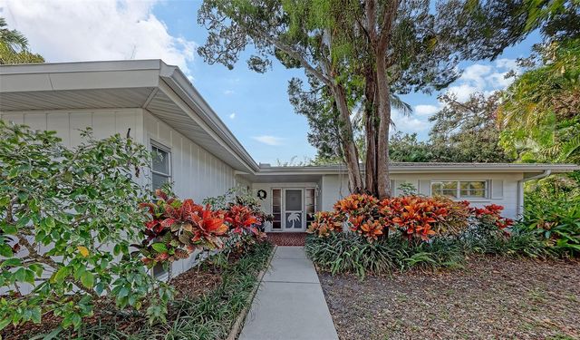 1672 SHORELAND DRIVE, Sarasota, FL 34239