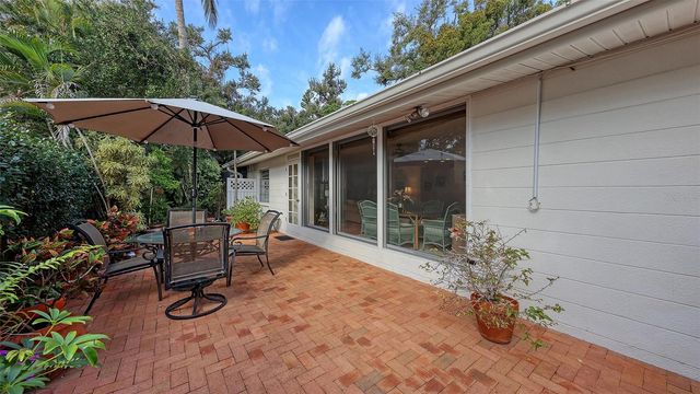 1672 SHORELAND DRIVE, Sarasota, FL 34239