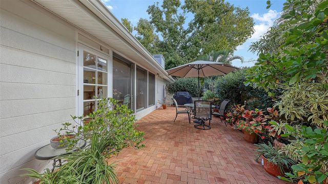 1672 SHORELAND DRIVE, Sarasota, FL 34239