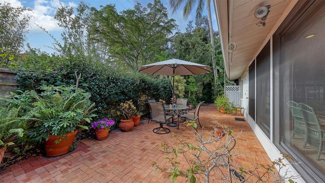 1672 SHORELAND DRIVE, Sarasota, FL 34239