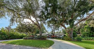 1672 SHORELAND DRIVE, Sarasota, FL 34239