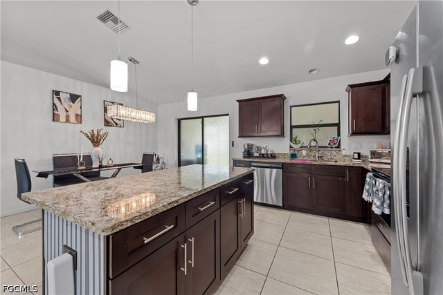 623 SE 3rd ST, Cape Coral, FL 33990