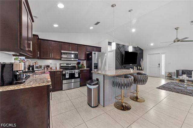 623 SE 3rd ST, Cape Coral, FL 33990