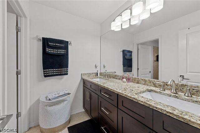 623 SE 3rd ST, Cape Coral, FL 33990