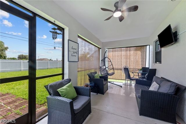 623 SE 3rd ST, Cape Coral, FL 33990