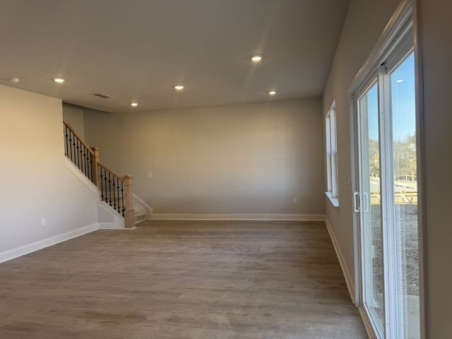 127 Dahlia Dr, La Vergne, TN 37086