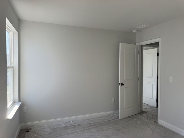 127 Dahlia Dr, La Vergne, TN 37086