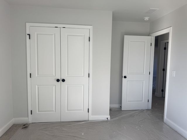 127 Dahlia Dr, La Vergne, TN 37086