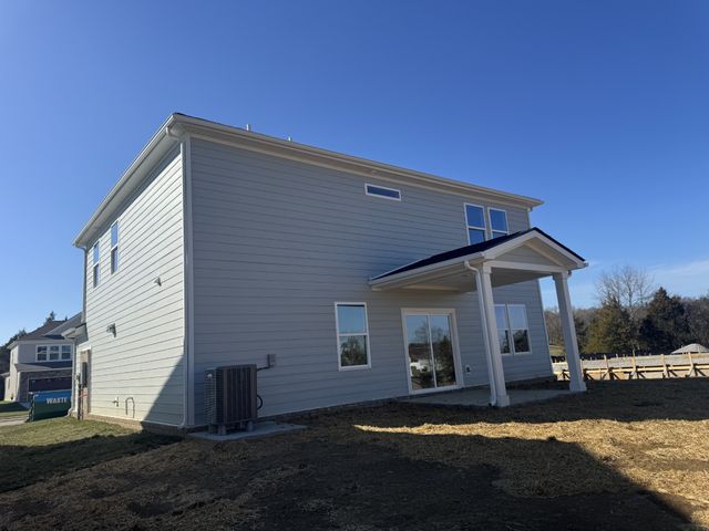 127 Dahlia Dr, La Vergne, TN 37086