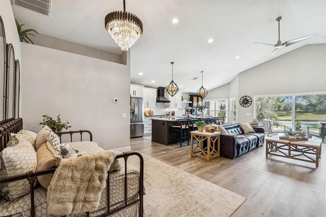 18617 LE DAUPHINE PLACE, Lutz, FL 33558