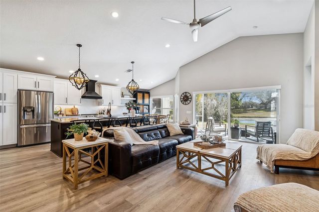 18617 LE DAUPHINE PLACE, Lutz, FL 33558