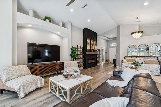 18617 LE DAUPHINE PLACE, Lutz, FL 33558