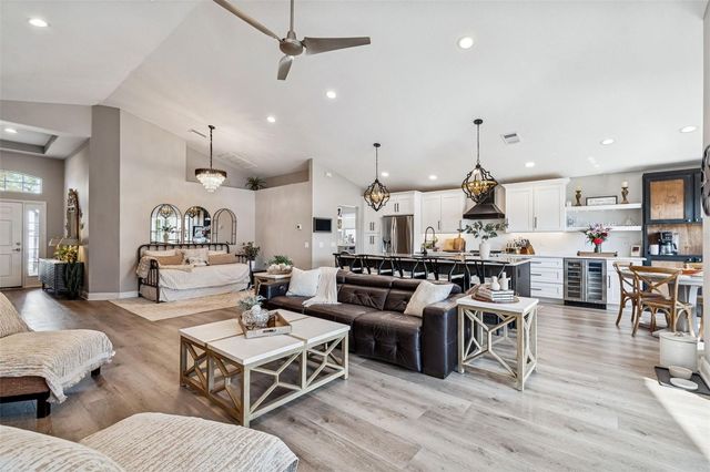 18617 LE DAUPHINE PLACE, Lutz, FL 33558