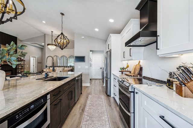 18617 LE DAUPHINE PLACE, Lutz, FL 33558