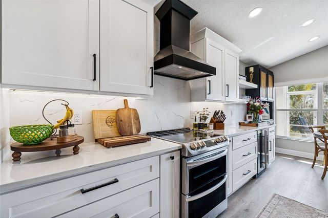 18617 LE DAUPHINE PLACE, Lutz, FL 33558