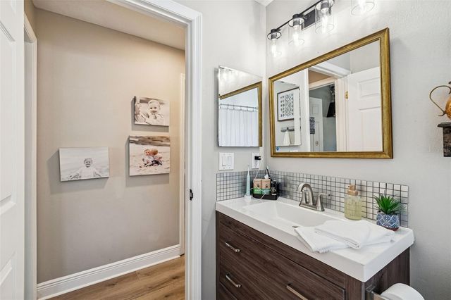 18617 LE DAUPHINE PLACE, Lutz, FL 33558